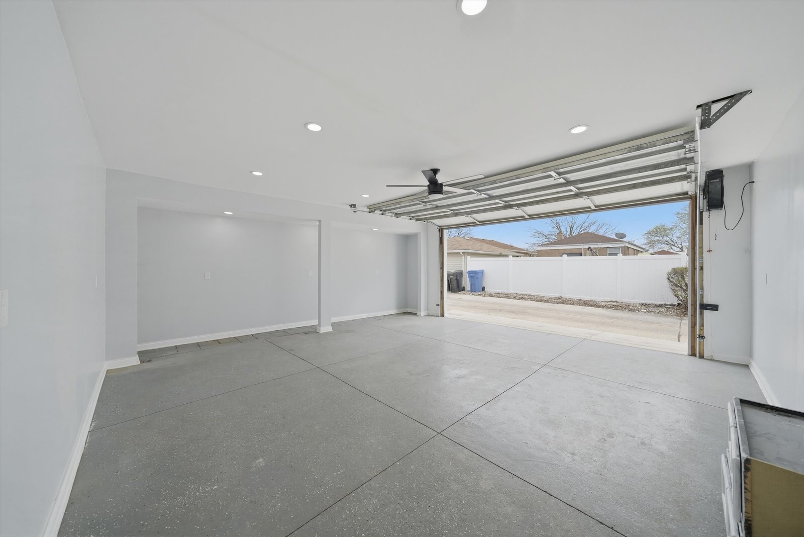 3853 West 83rd Place Chicago IL 60652