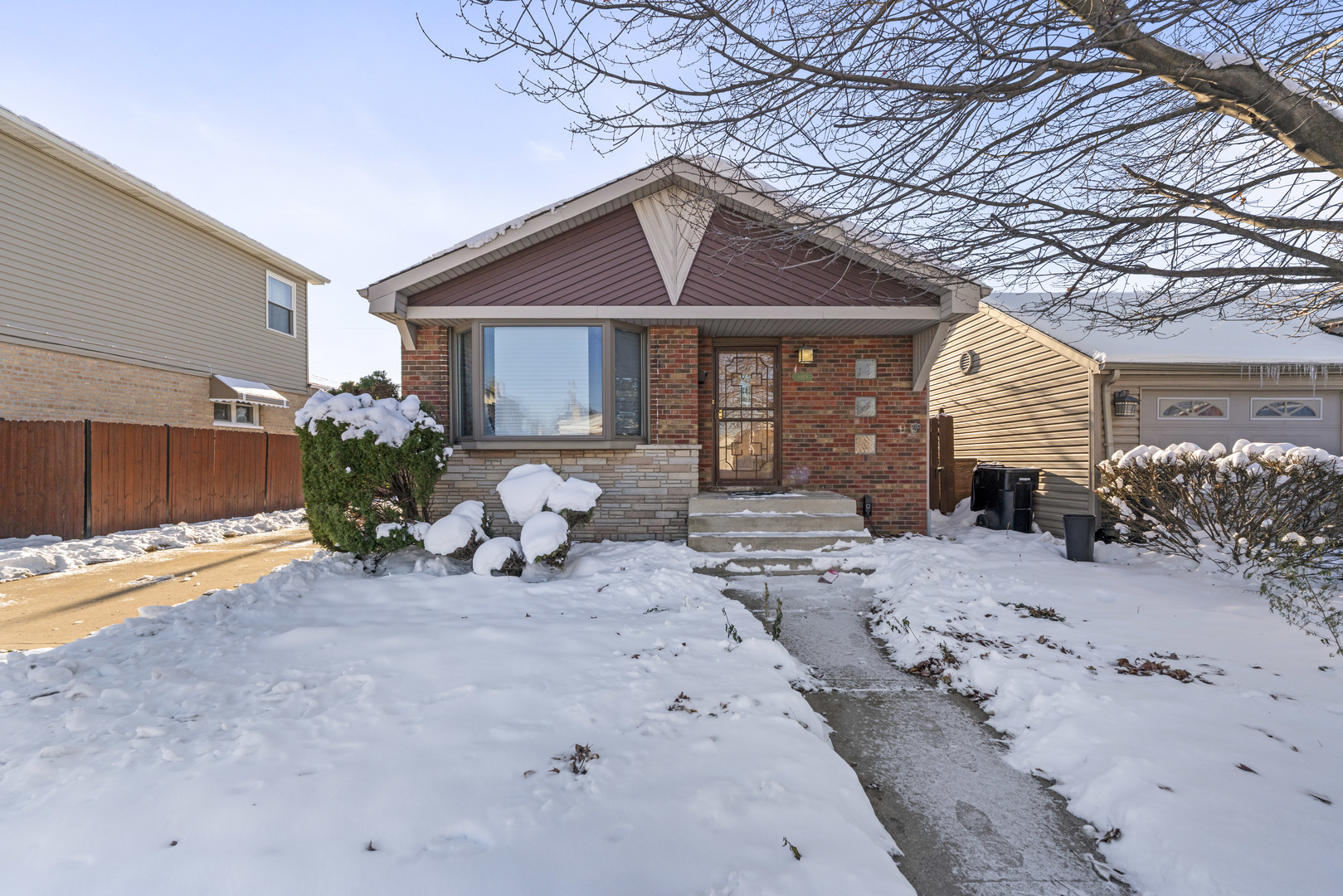 8169 South Tripp Avenue Chicago IL 60652