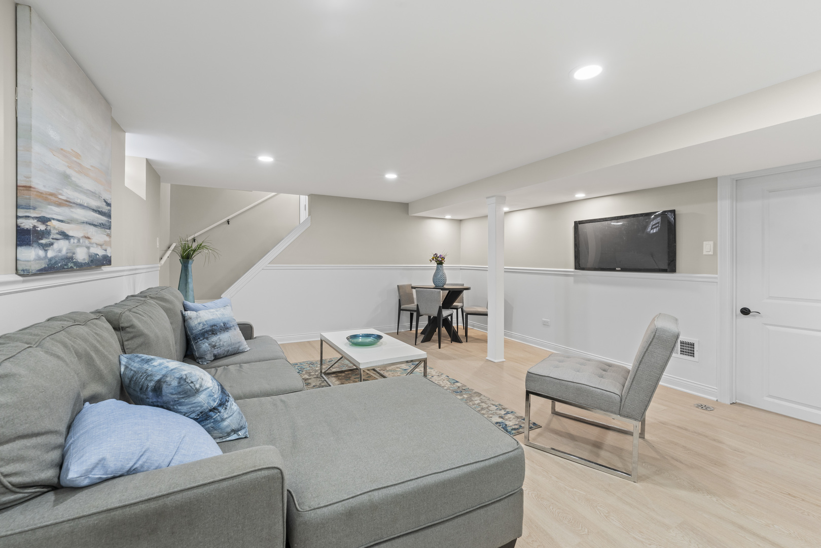 8169 South Tripp Avenue Chicago IL 60652