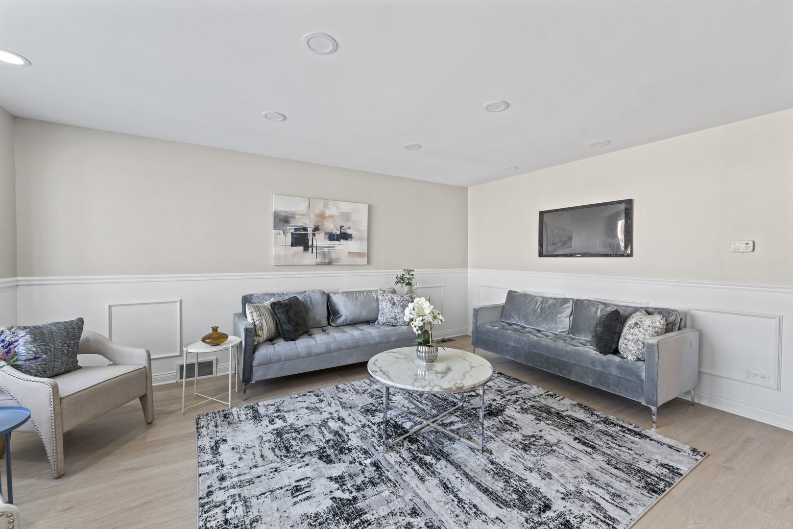 8169 South Tripp Avenue Chicago IL 60652