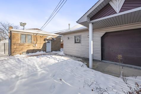 8169 South Tripp Avenue Chicago IL 60652