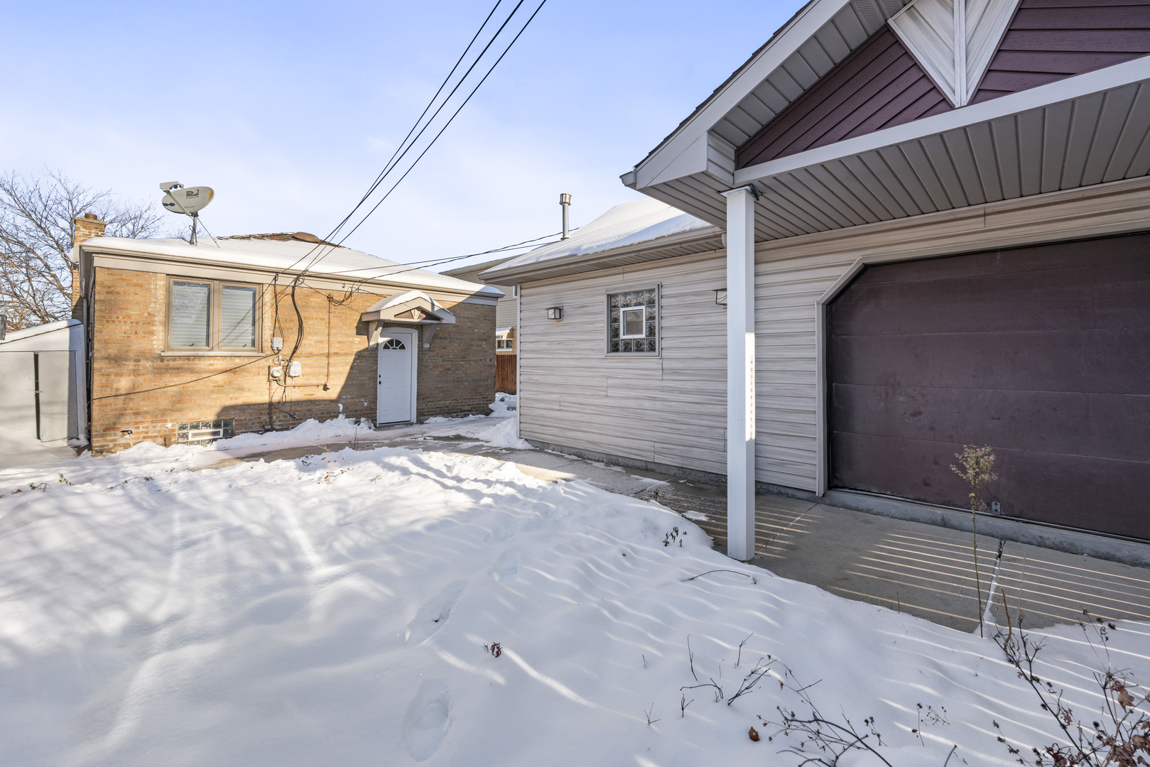 8169 South Tripp Avenue Chicago IL 60652