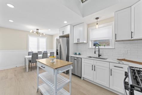 8169 South Tripp Avenue Chicago IL 60652