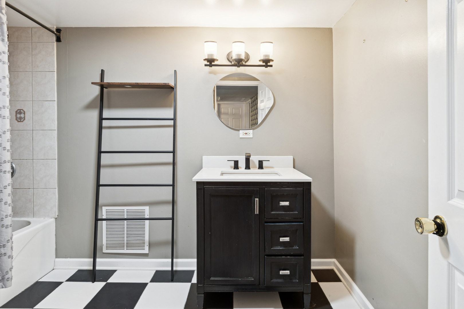 25W361 Doris Avenue Carol Stream IL 60188