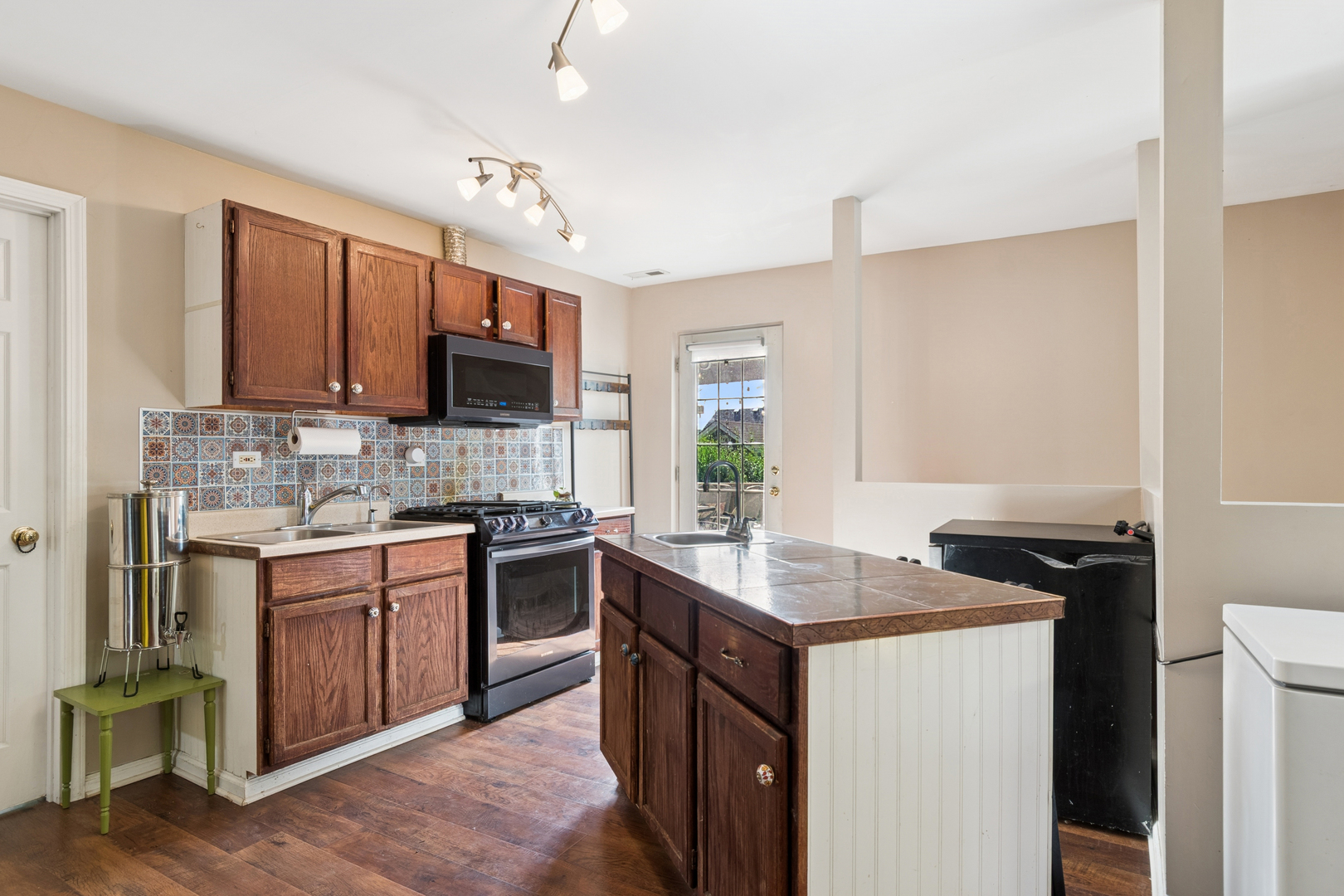 25W361 Doris Avenue Carol Stream IL 60188