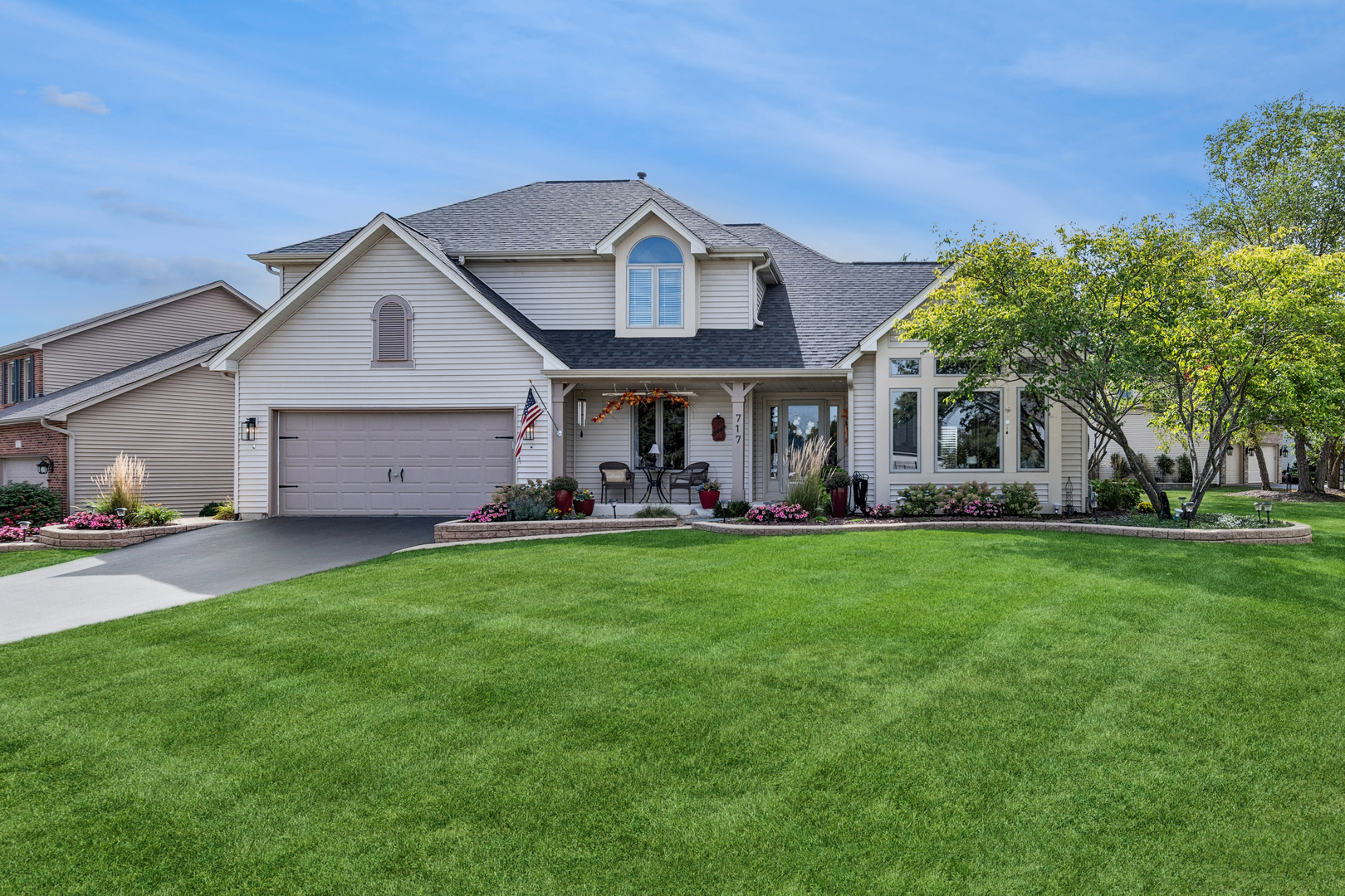 717 Clarendon Lane Aurora IL 60504