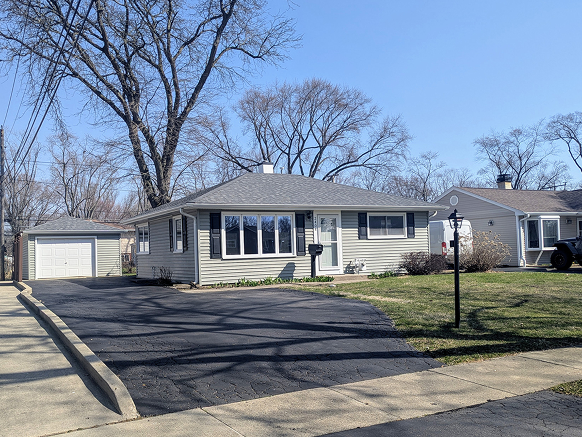 2404 Hawk Lane Rolling Meadows IL 60008