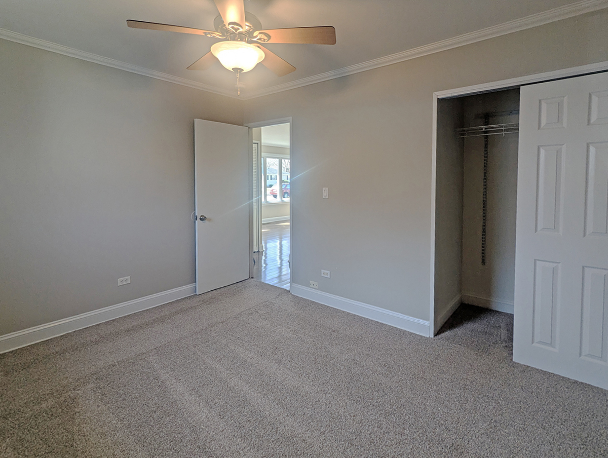 2404 Hawk Lane Rolling Meadows IL 60008
