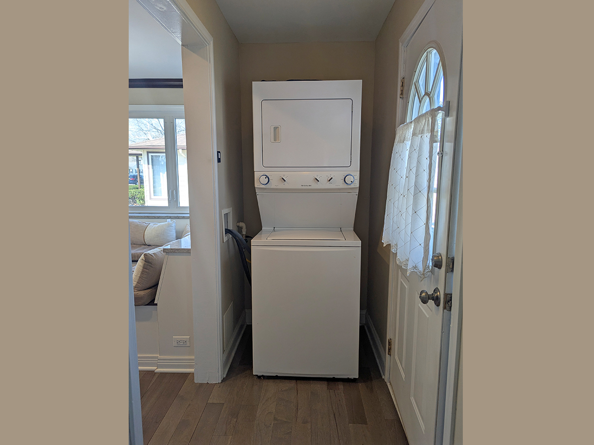 2404 Hawk Lane Rolling Meadows IL 60008