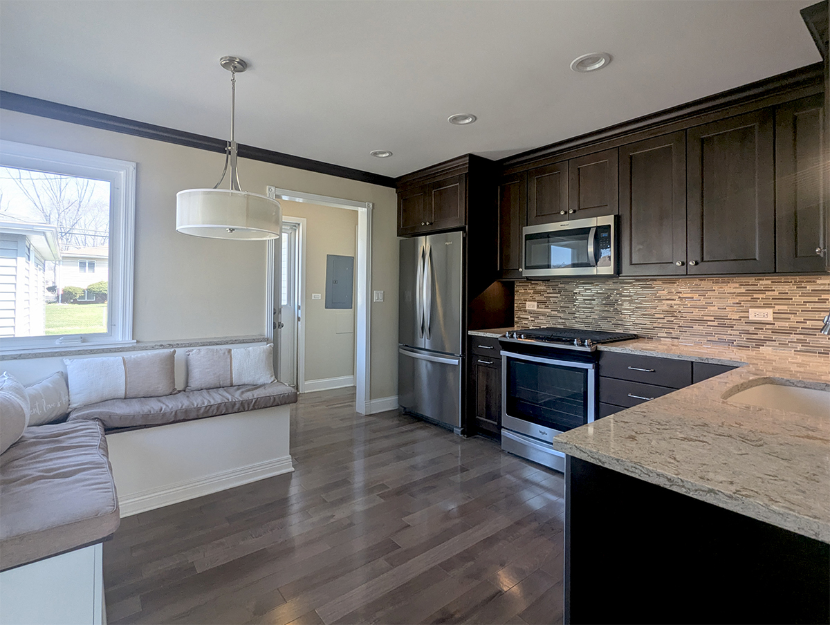 2404 Hawk Lane Rolling Meadows IL 60008
