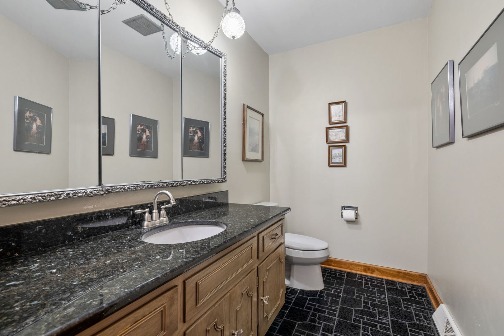 2S501 Seneca Drive Wheaton IL 60189