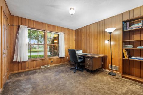 2S501 Seneca Drive Wheaton IL 60189