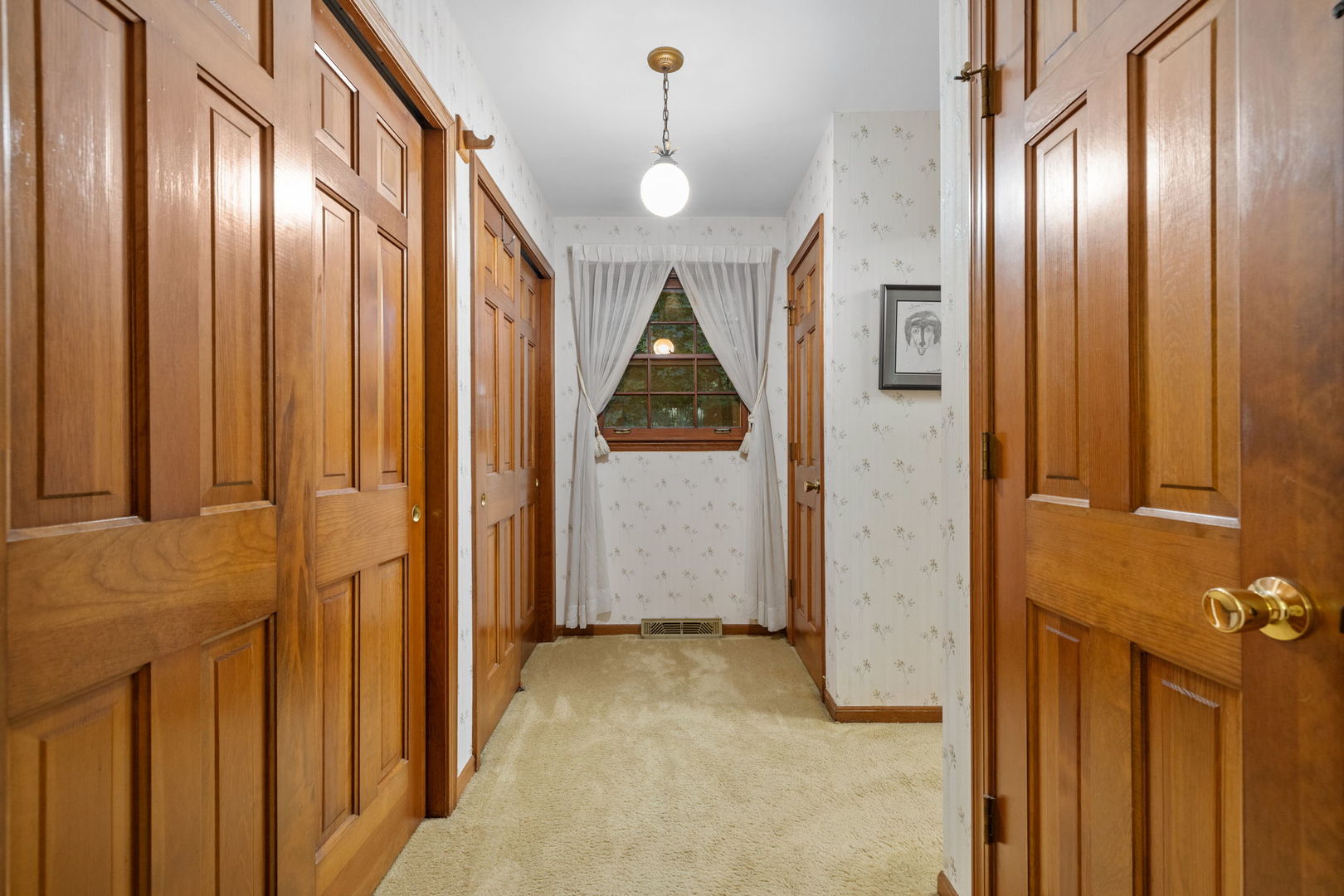 2S501 Seneca Drive Wheaton IL 60189