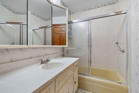 2S501 Seneca Drive Wheaton IL 60189