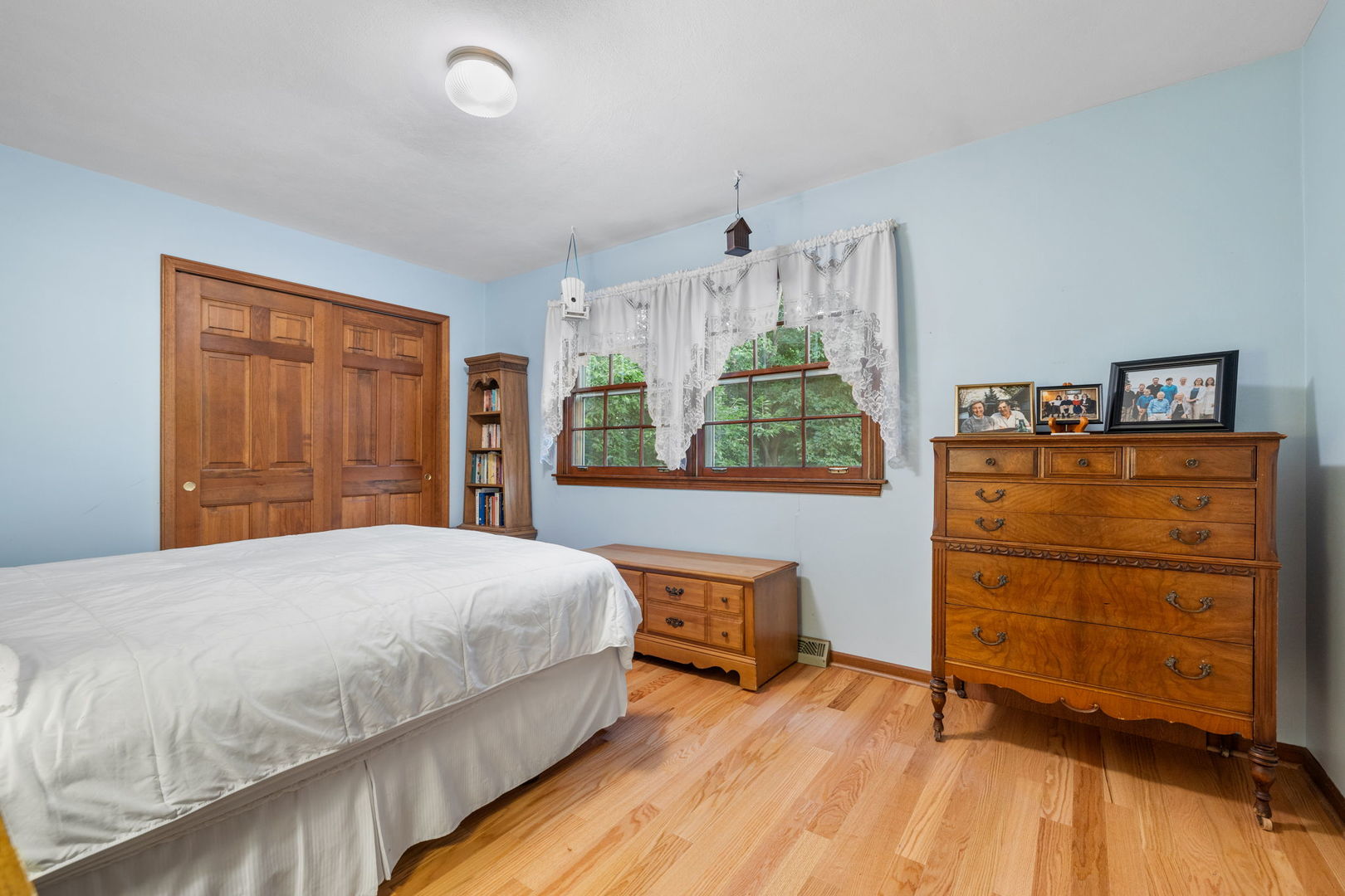 2S501 Seneca Drive Wheaton IL 60189