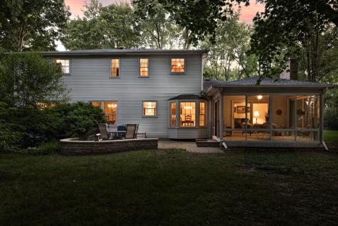 2S501 Seneca Drive Wheaton IL 60189