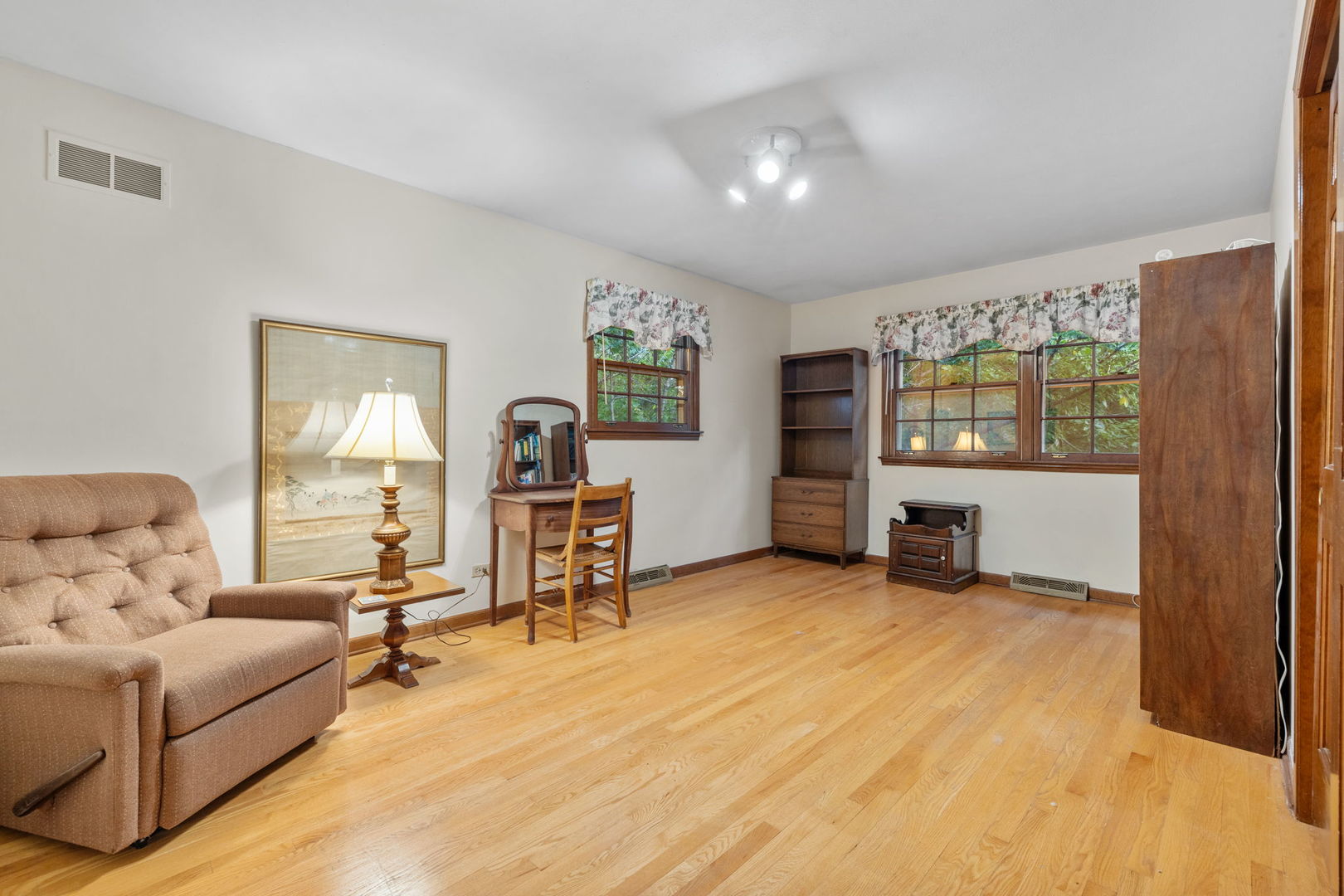 2S501 Seneca Drive Wheaton IL 60189