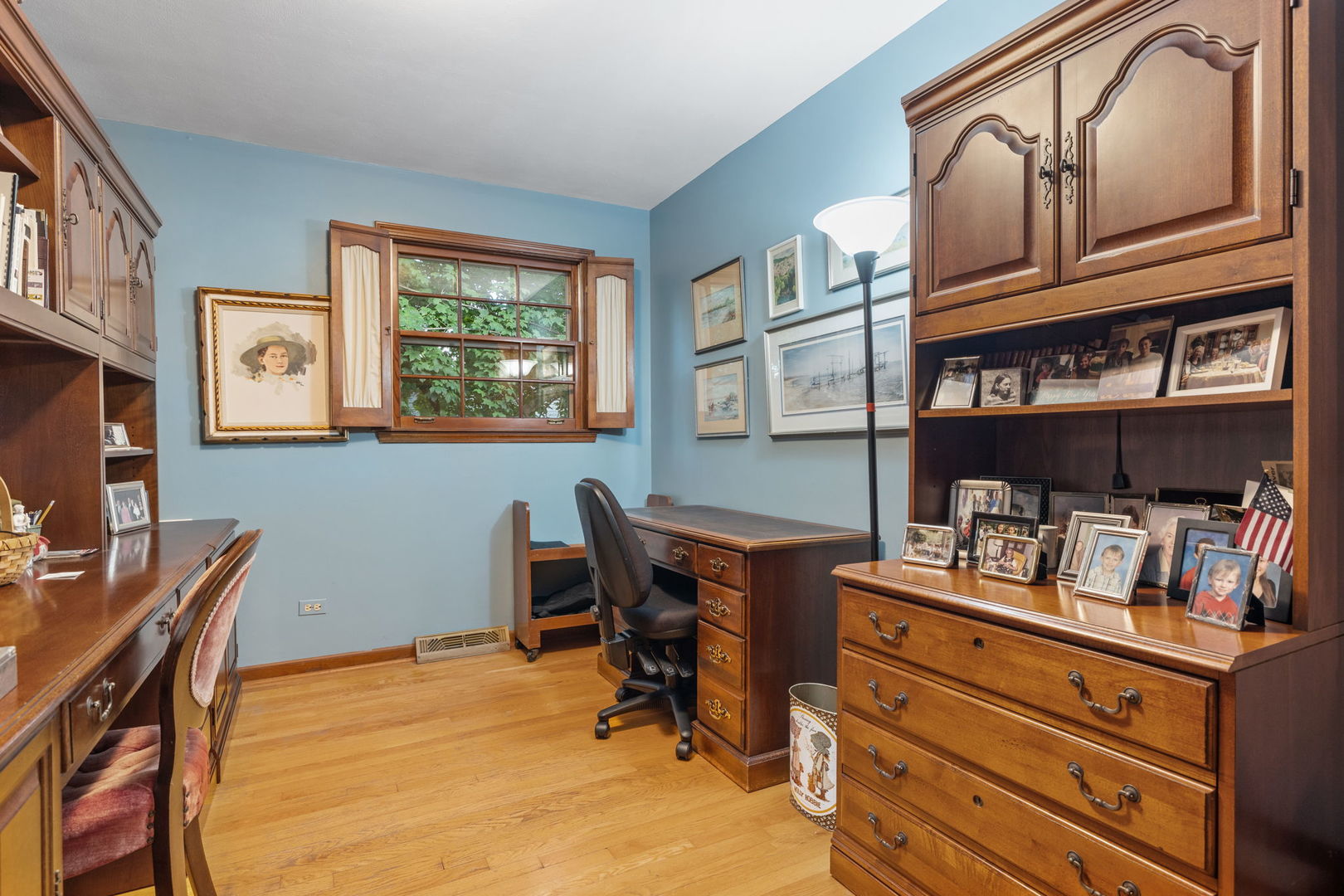 2S501 Seneca Drive Wheaton IL 60189