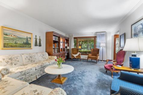2S501 Seneca Drive Wheaton IL 60189