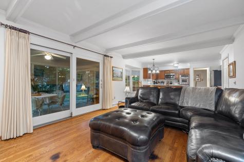 2S501 Seneca Drive Wheaton IL 60189