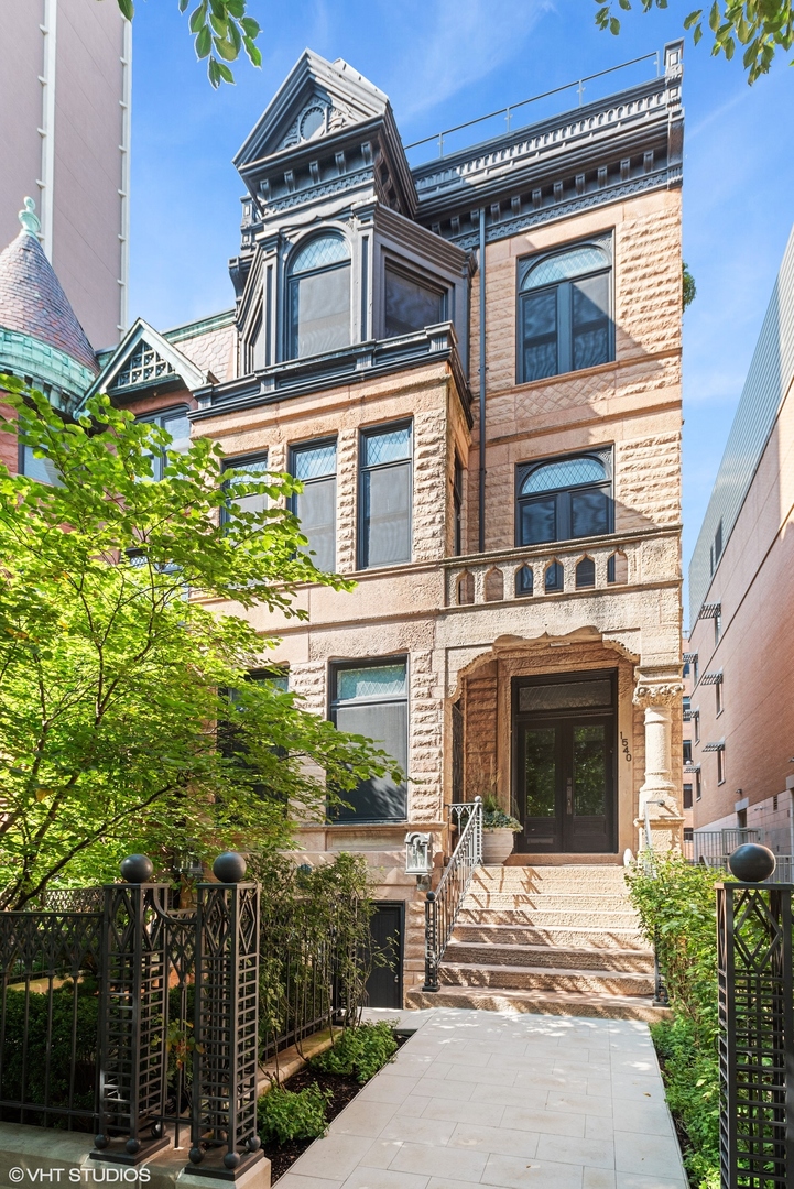 1540 North Dearborn Parkway Chicago IL 60610