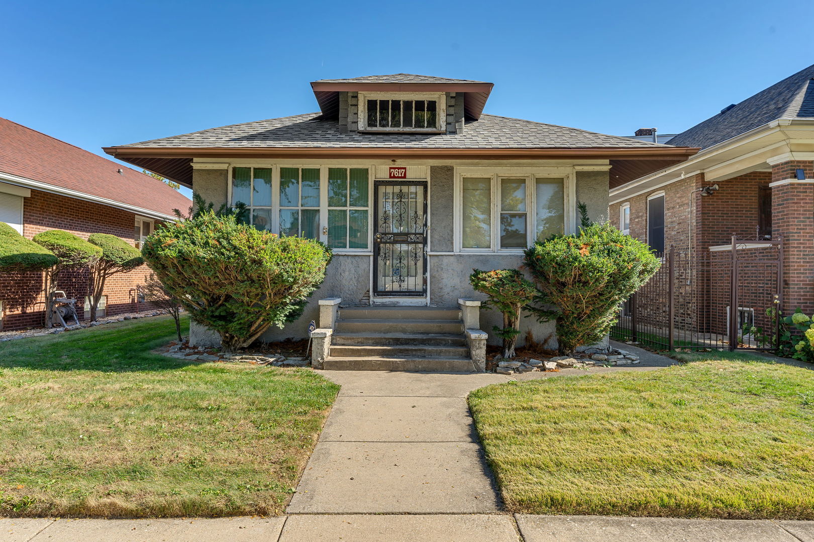 7617 South Crandon Avenue Chicago IL 60649