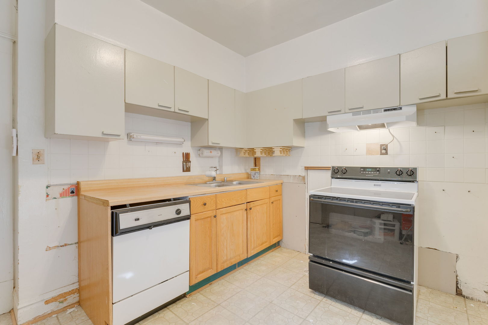 7617 South Crandon Avenue Chicago IL 60649