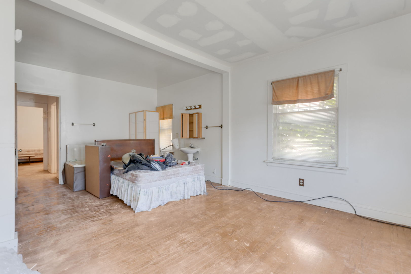 7617 South Crandon Avenue Chicago IL 60649