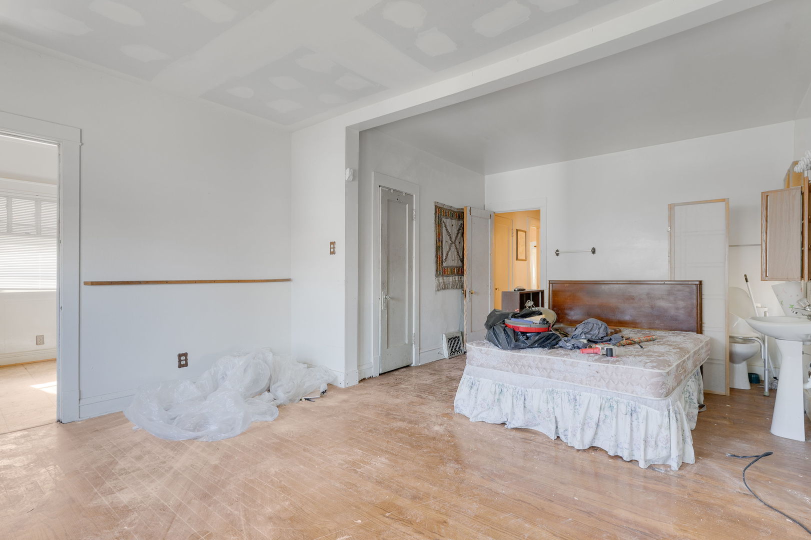 7617 South Crandon Avenue Chicago IL 60649