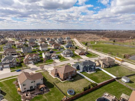 311 West Frontier Drive Minooka IL 60447