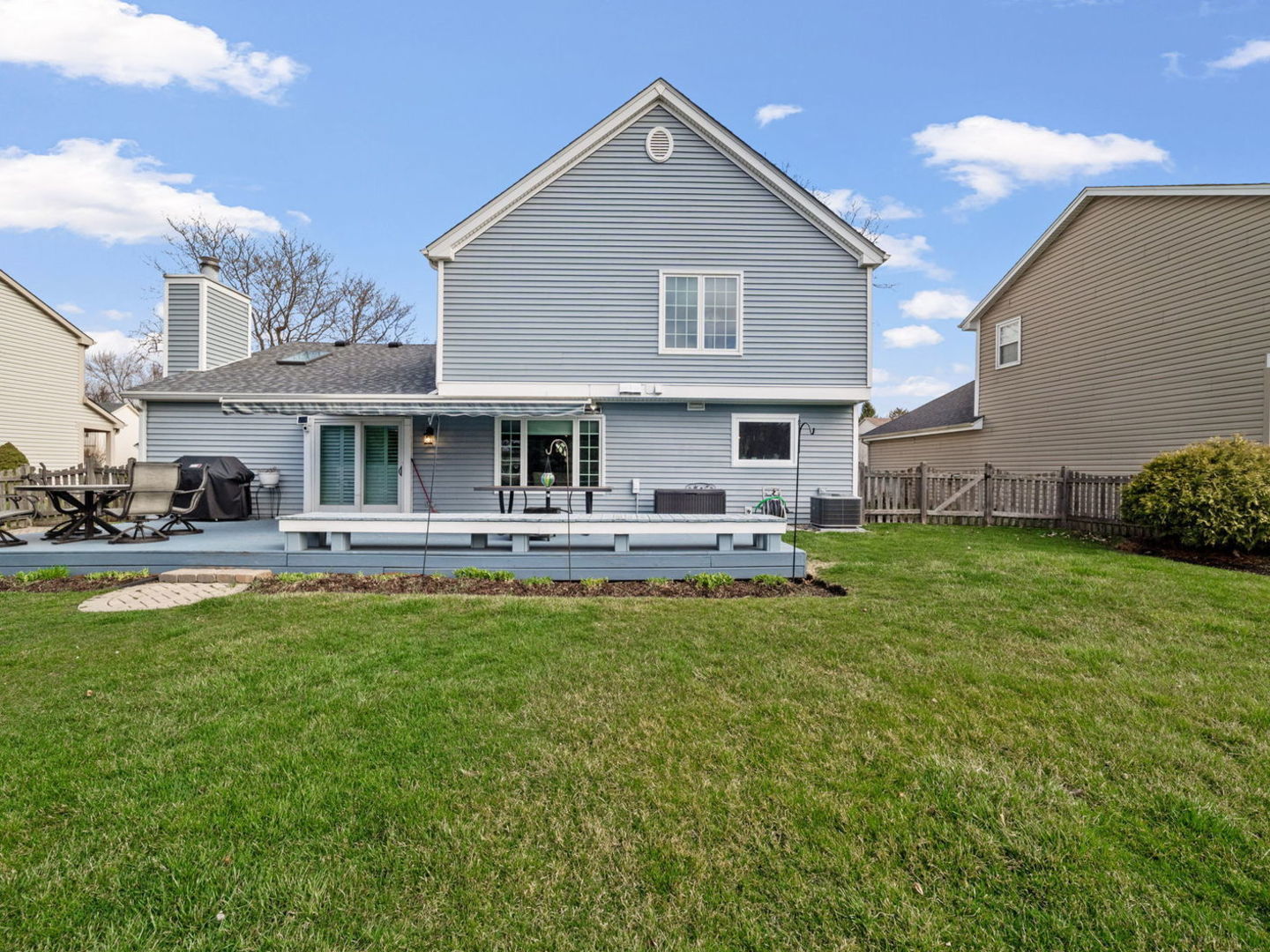 760 Thunderbird Trail Carol Stream IL 60188