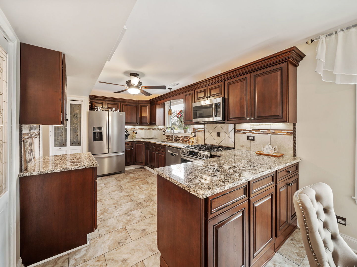 760 Thunderbird Trail Carol Stream IL 60188