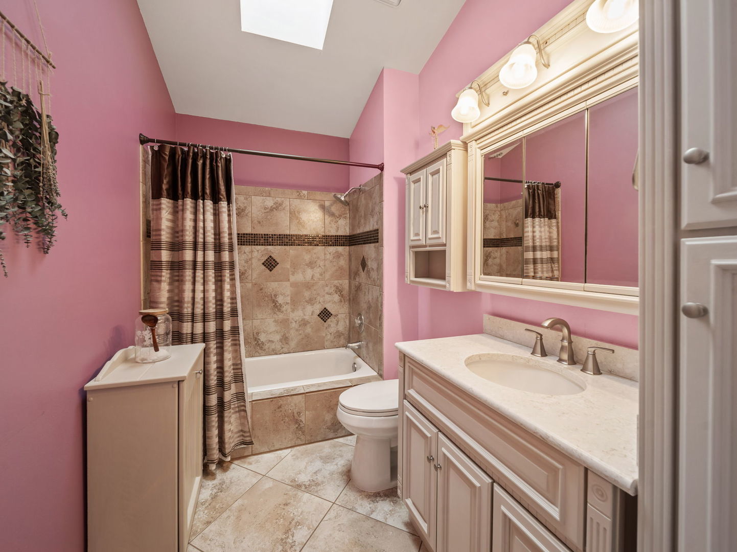 760 Thunderbird Trail Carol Stream IL 60188