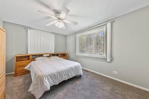 12912 West Playfield Drive Crestwood IL 60418
