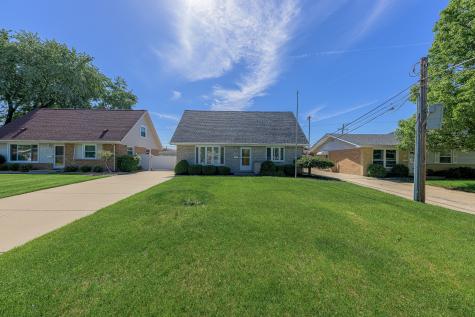 12912 West Playfield Drive Crestwood IL 60418