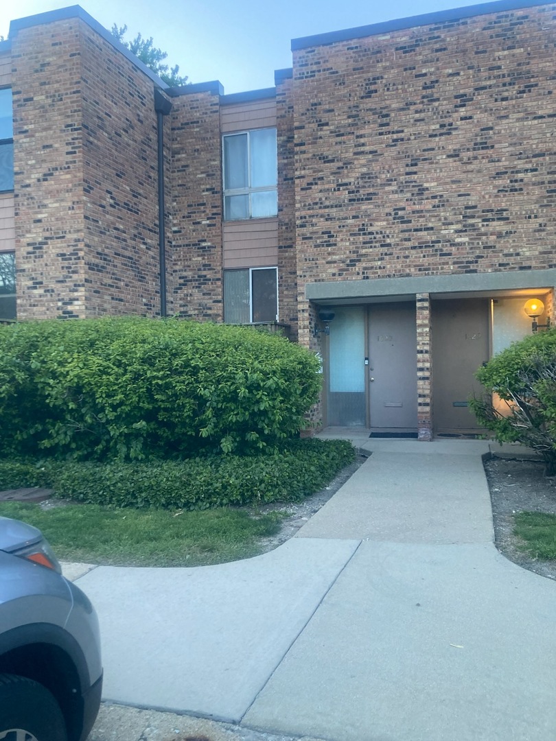 1620 Waxwing Court Schaumburg IL 60173