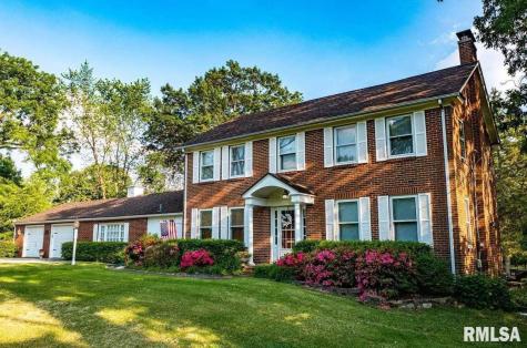 321 West Boone Street Salem IL 62881