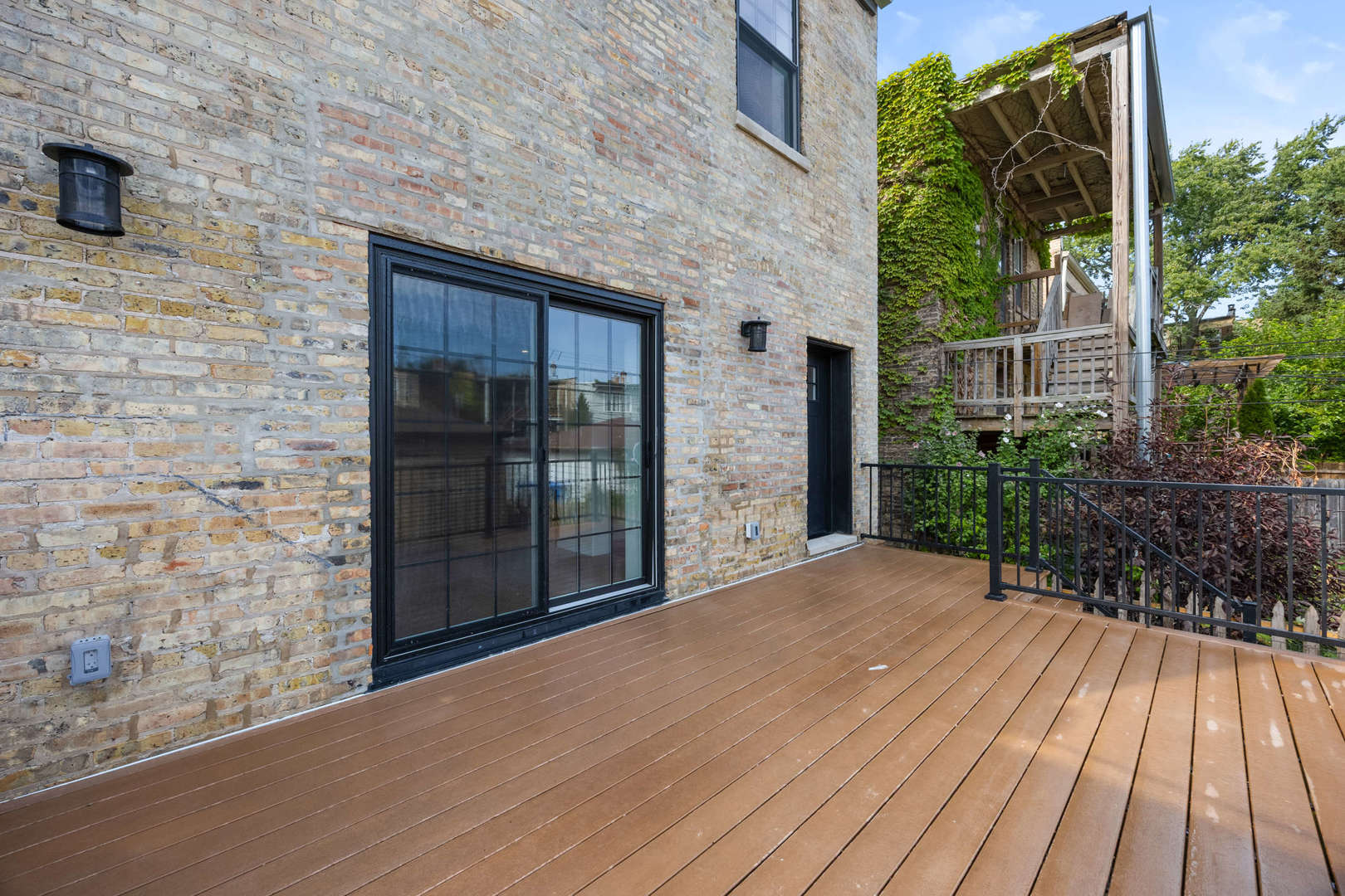 4437 North Whipple Street Chicago IL 60625