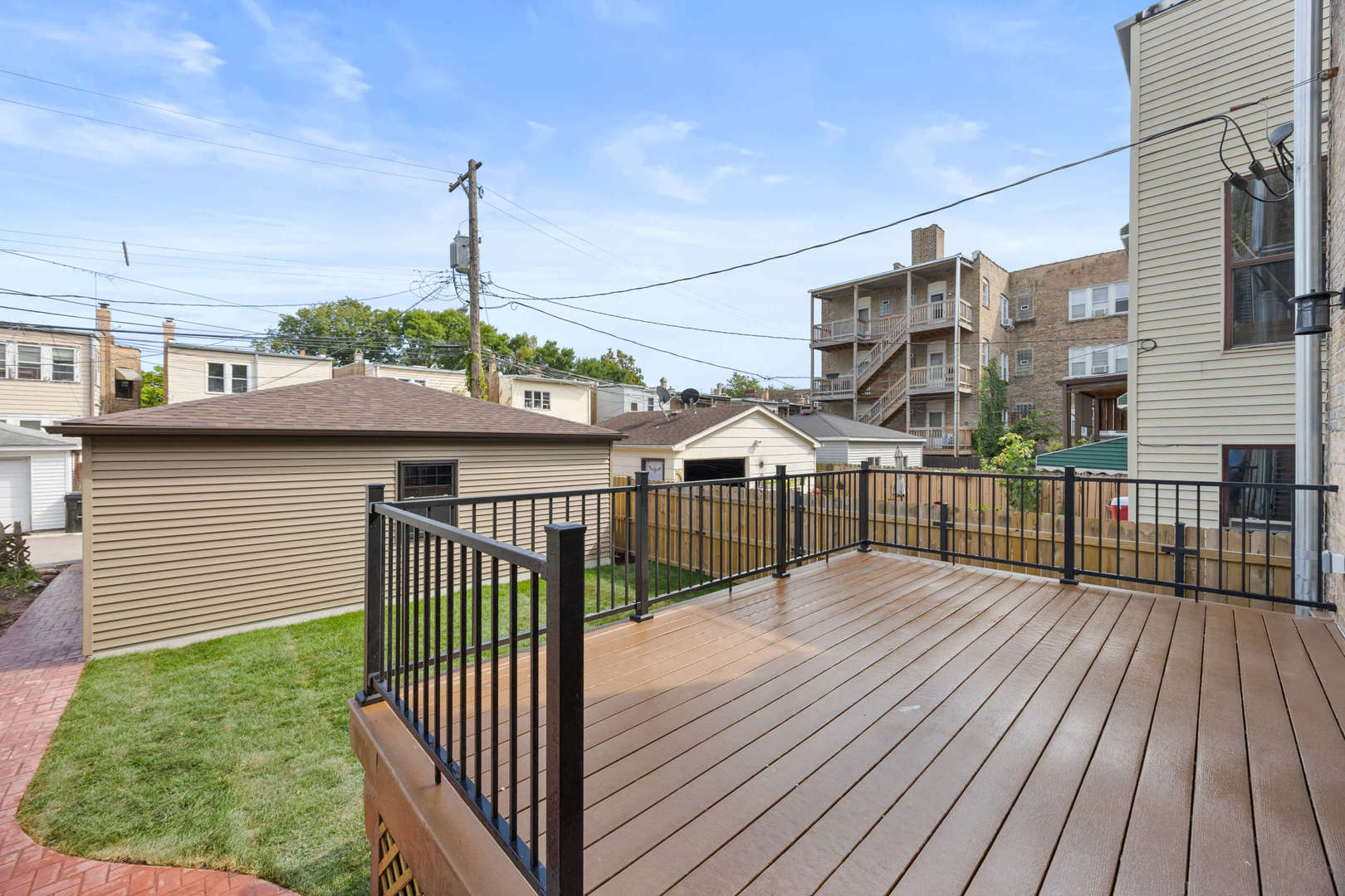 4437 North Whipple Street Chicago IL 60625