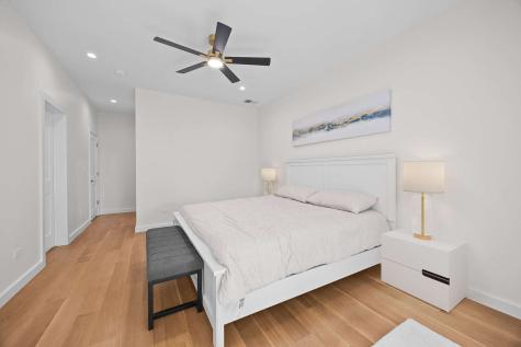 4437 North Whipple Street Chicago IL 60625