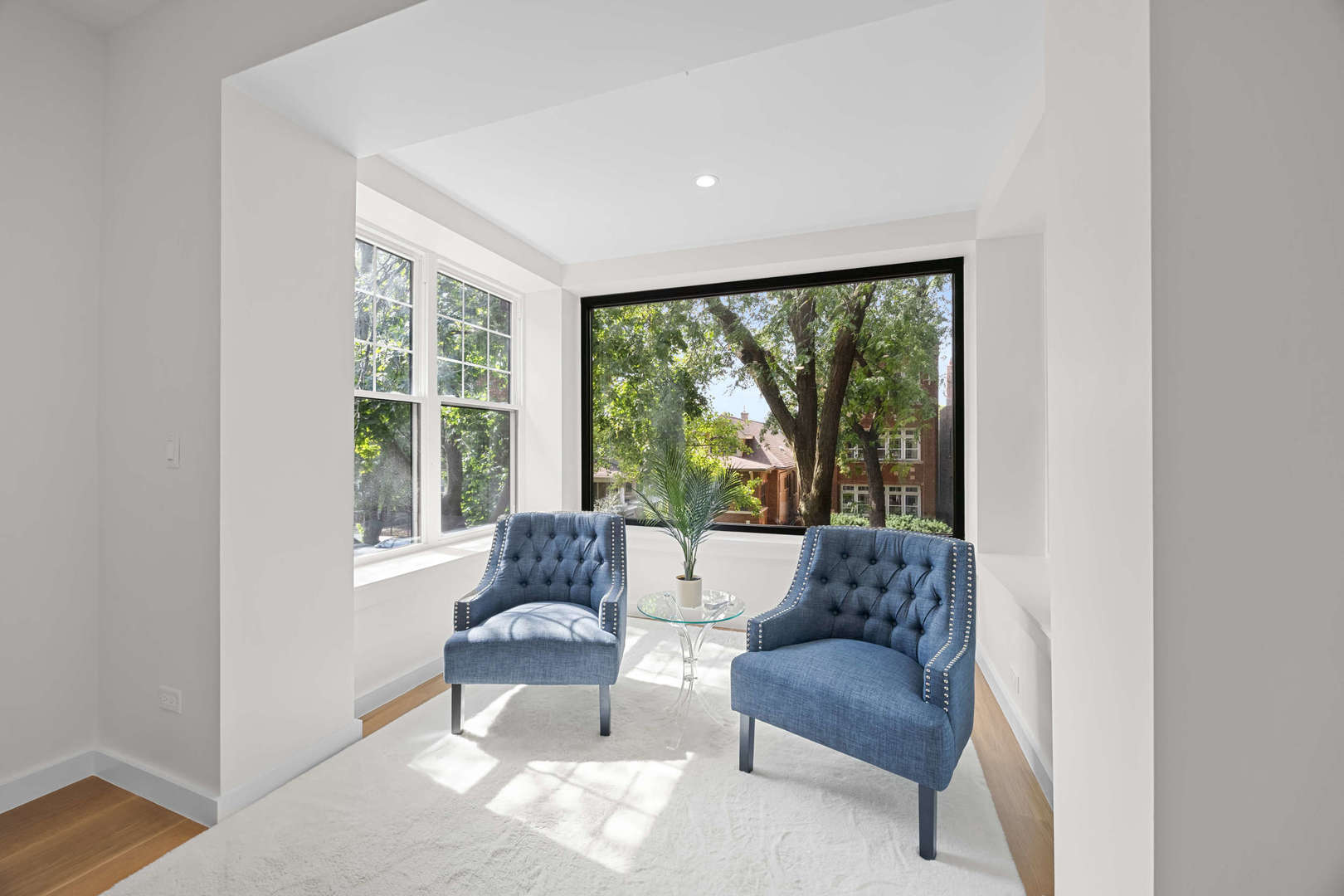 4437 North Whipple Street Chicago IL 60625