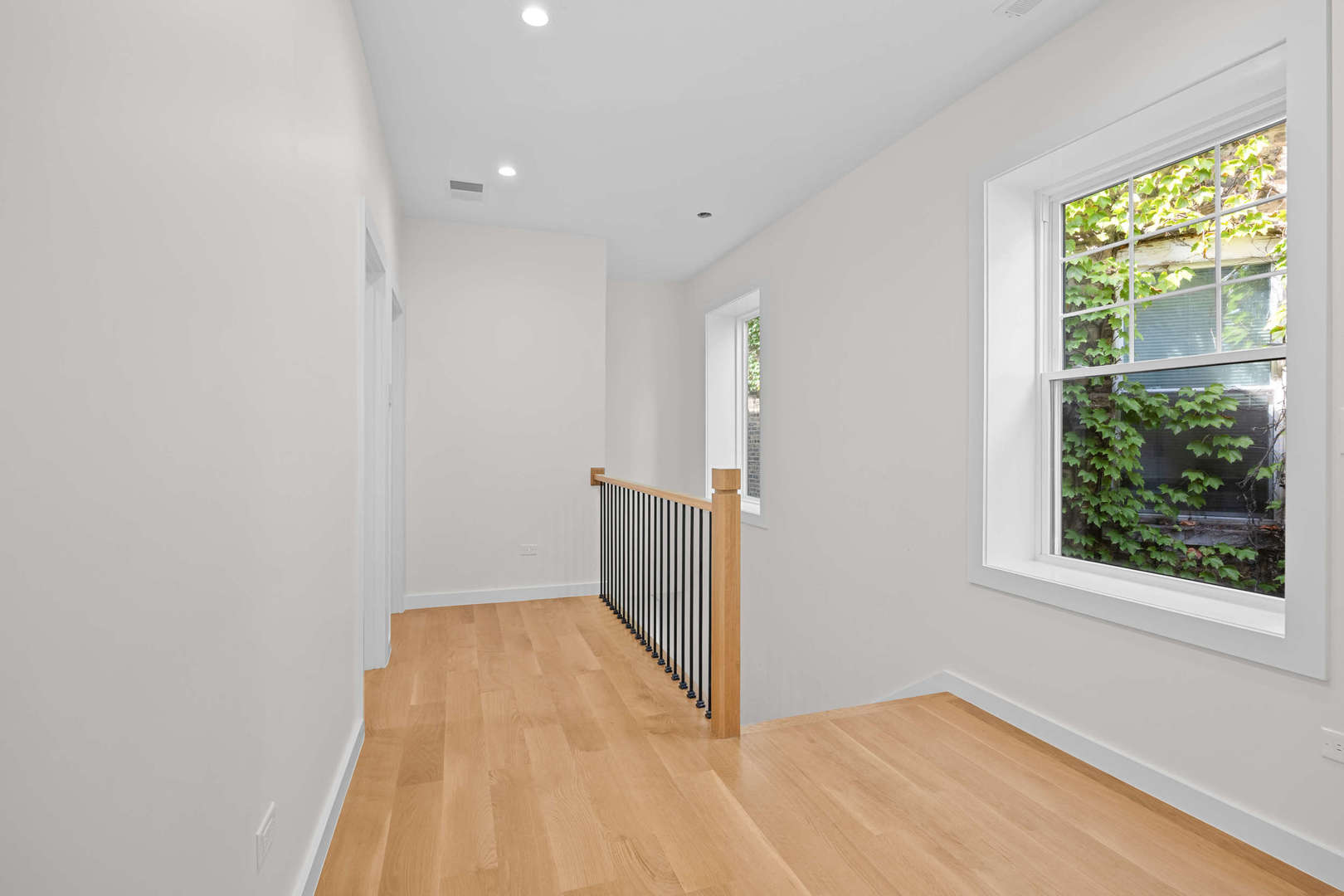 4437 North Whipple Street Chicago IL 60625
