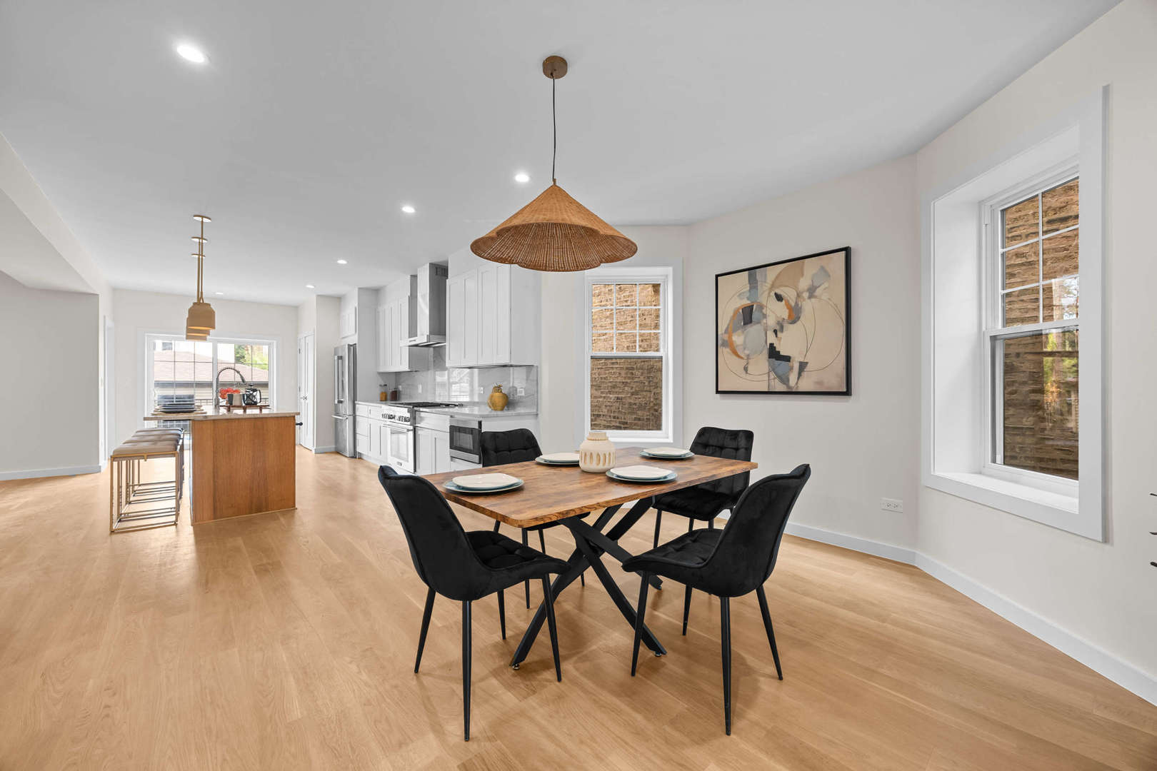 4437 North Whipple Street Chicago IL 60625
