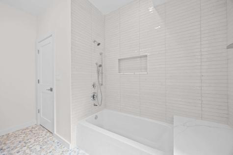 4437 North Whipple Street Chicago IL 60625