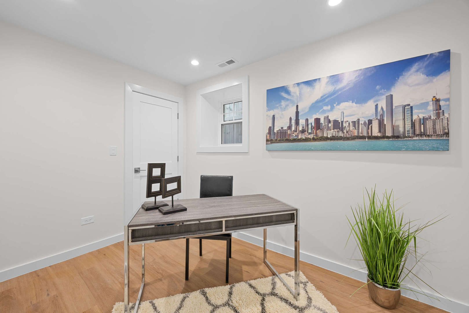 4437 North Whipple Street Chicago IL 60625