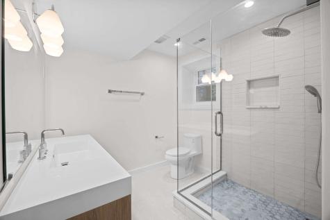 4437 North Whipple Street Chicago IL 60625