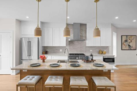 4437 North Whipple Street Chicago IL 60625