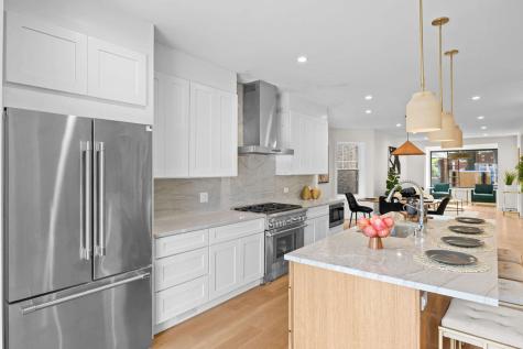 4437 North Whipple Street Chicago IL 60625
