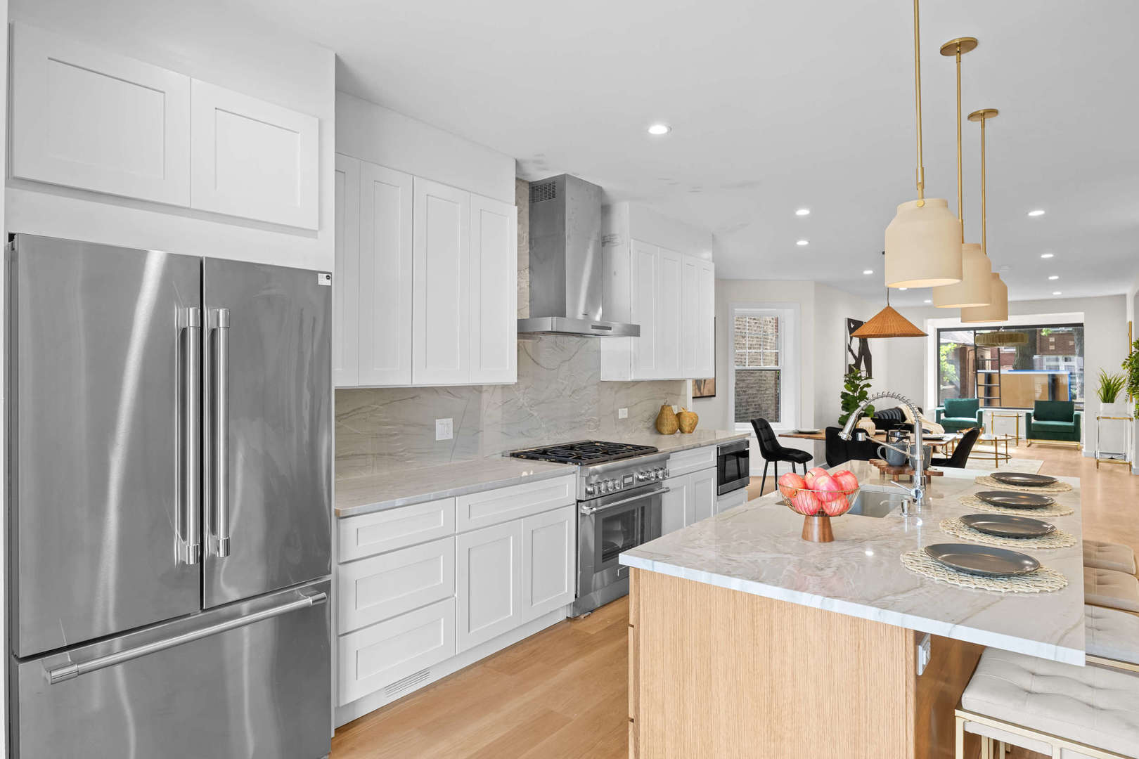 4437 North Whipple Street Chicago IL 60625
