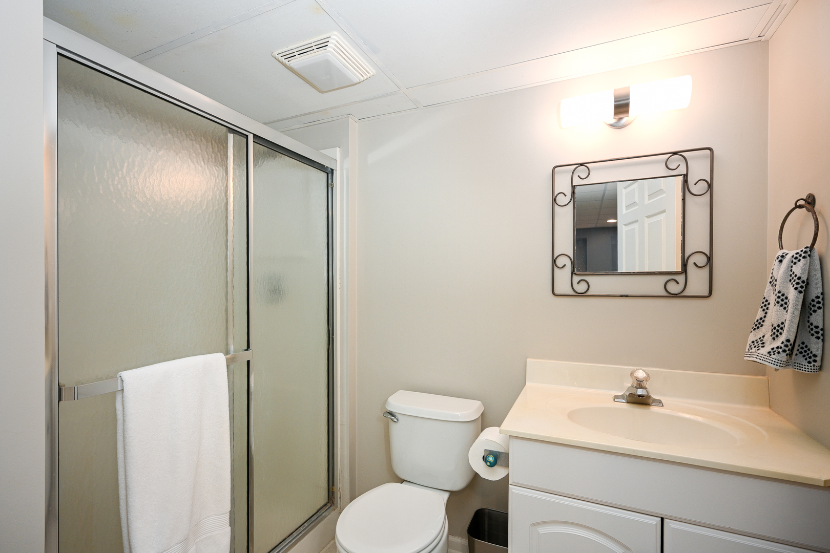 476 Longfellow Avenue Glen Ellyn IL 60137